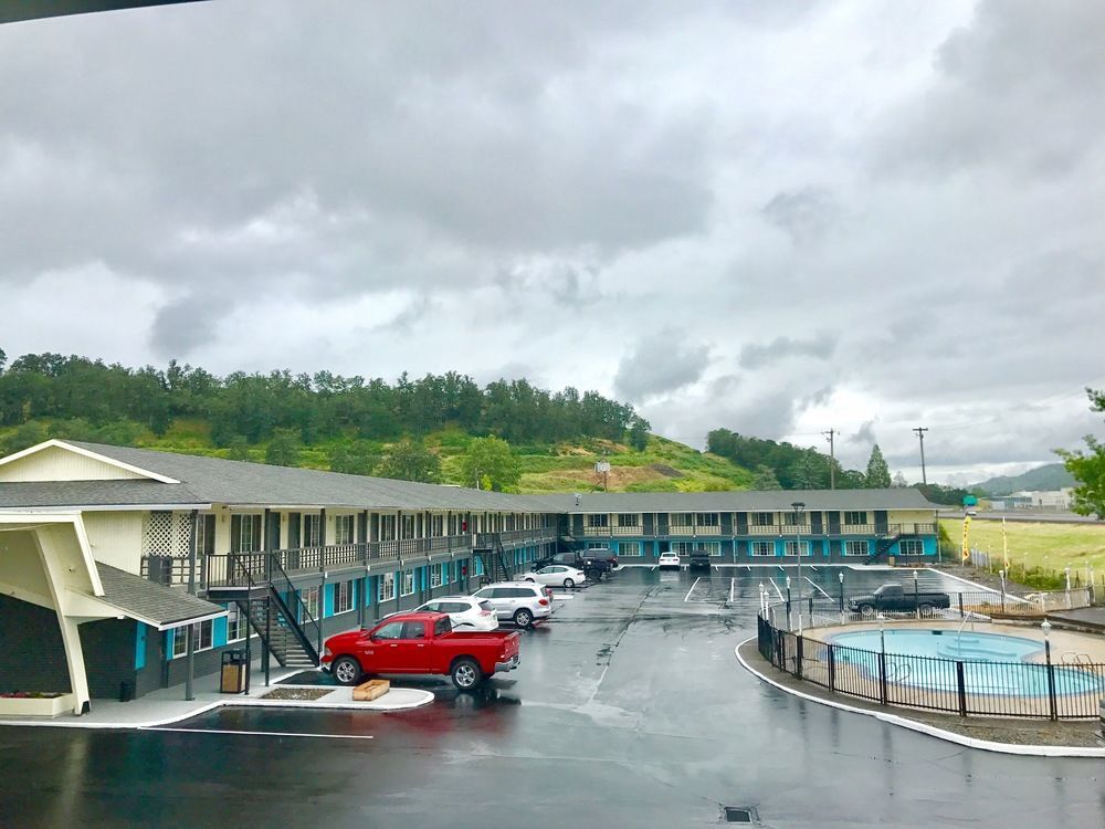 Rosewood Inn & Suites Roseburg Exteriör bild