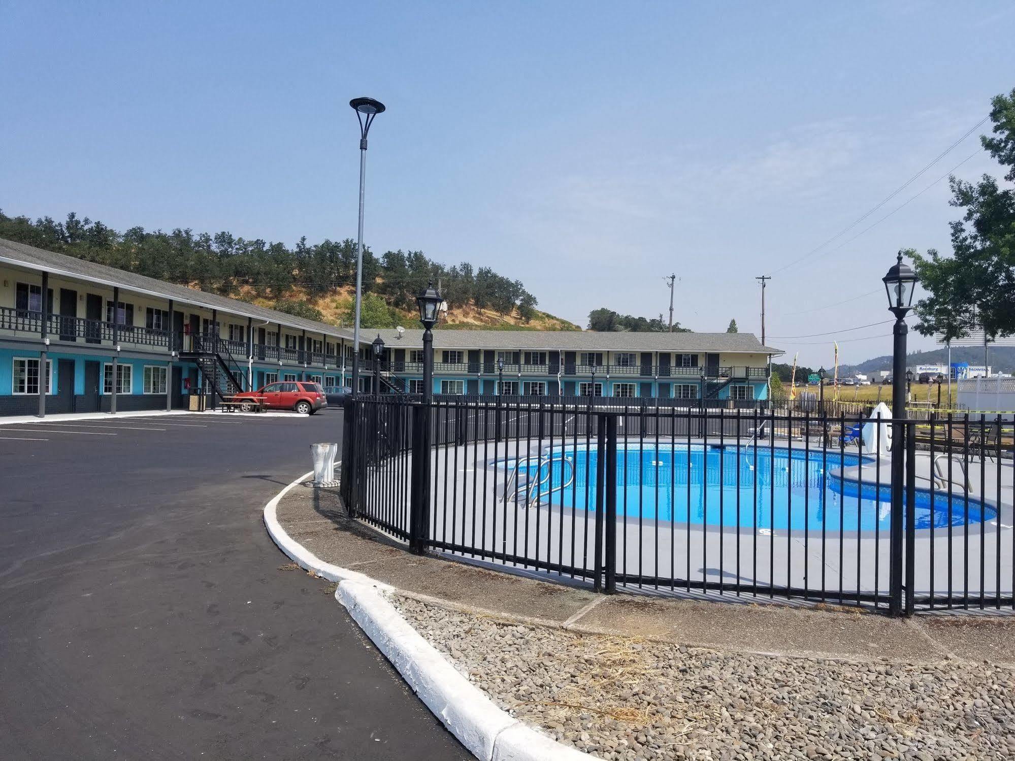 Rosewood Inn & Suites Roseburg Exteriör bild